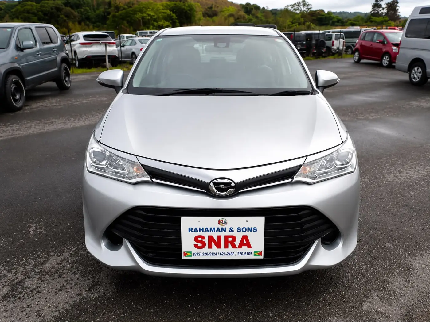 2016 Toyota Corolla Axio, silver — photo 1 of 4