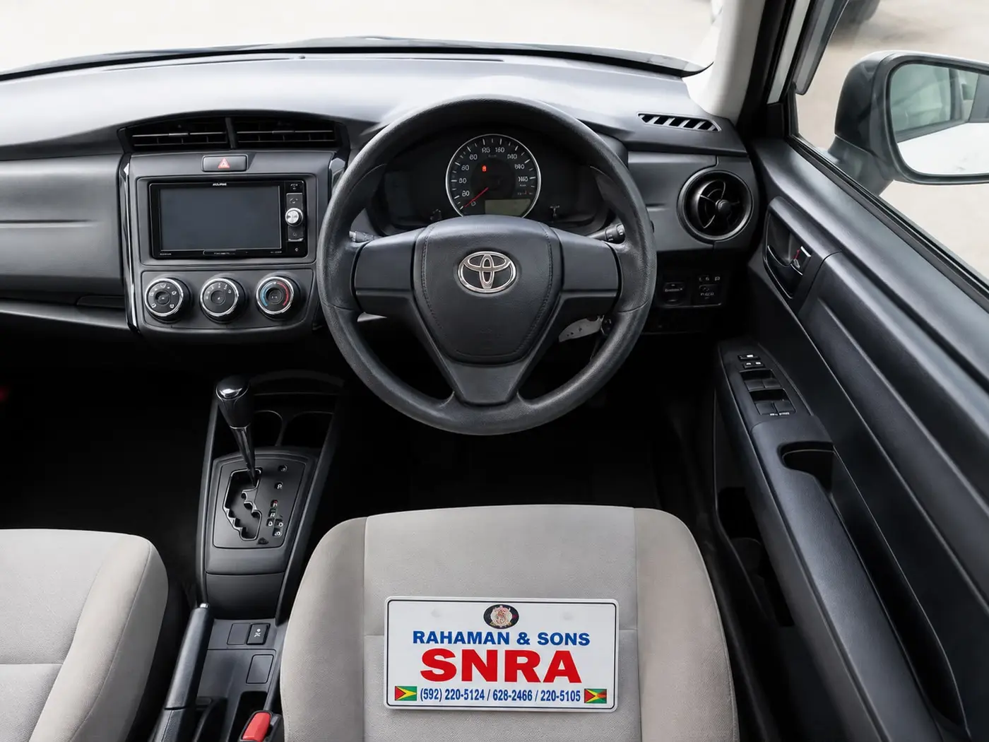 2016 Toyota Corolla Axio, white — photo 4 of 4