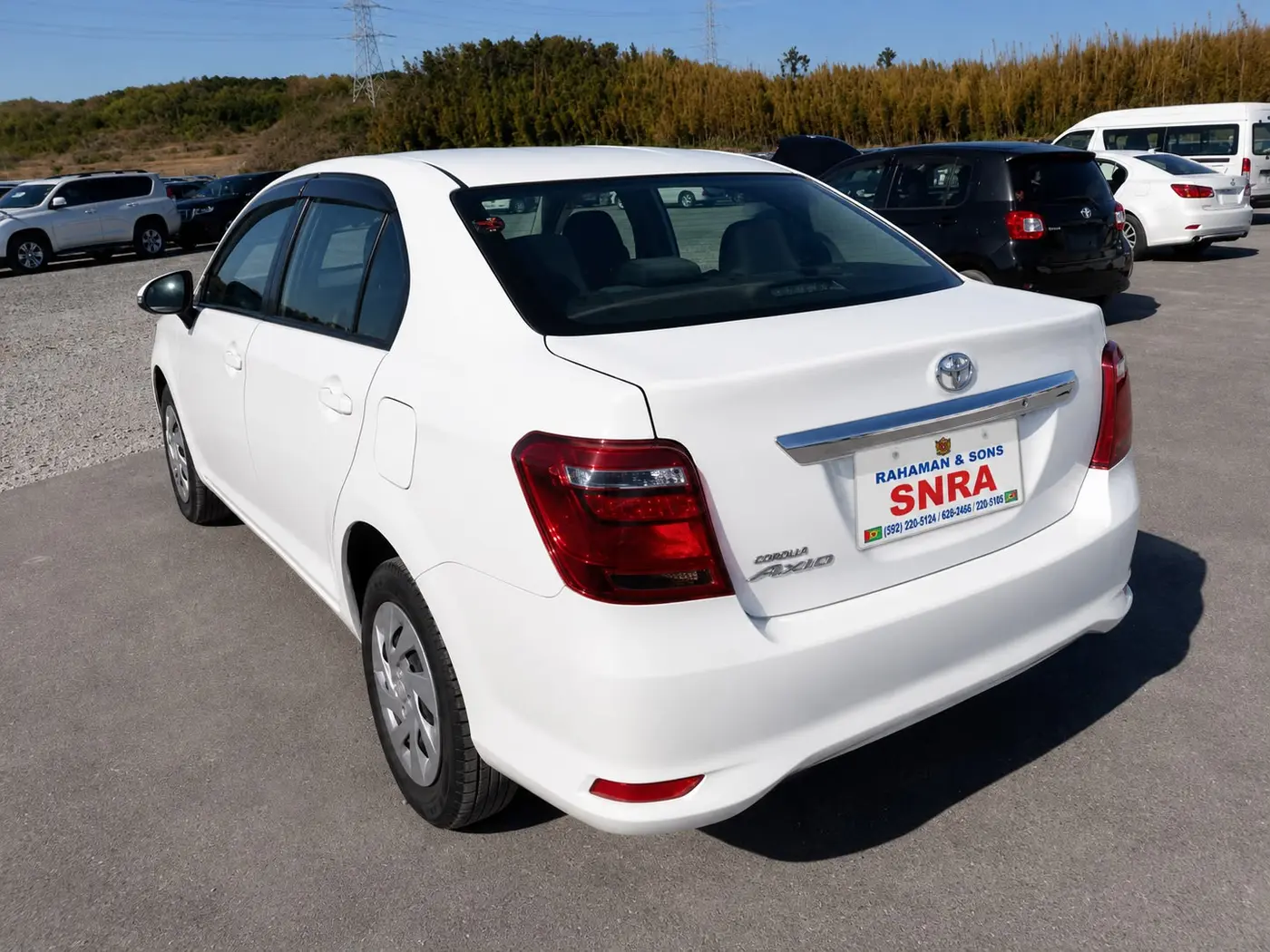 2018 Toyota Corolla Axio, white — photo 3 of 4