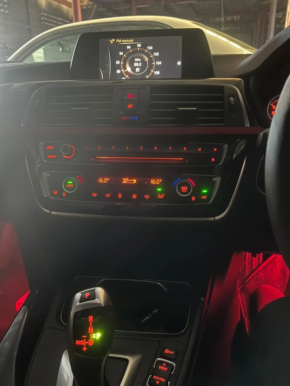 2016 BMW 3 Series, black — photo 6 of 6