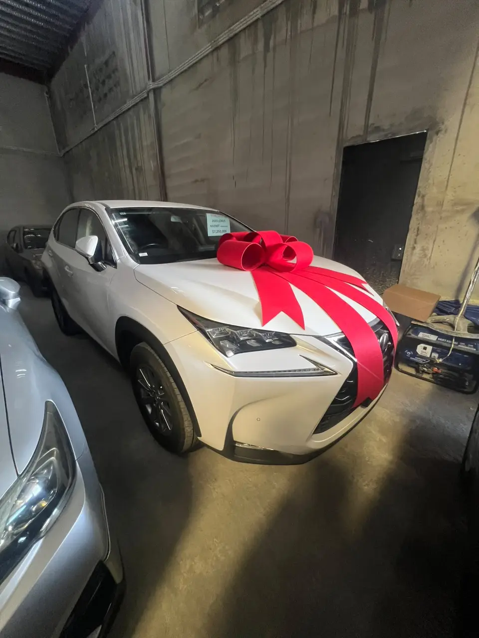 2015 Lexus NX200t, white — photo 1 of 4