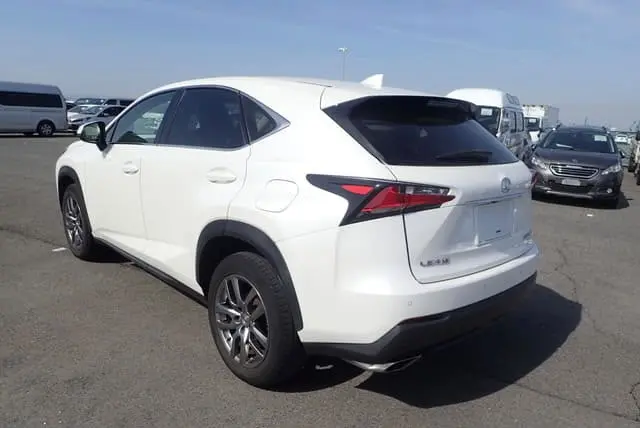 2015 Lexus NX200t, silver — photo 3 of 4