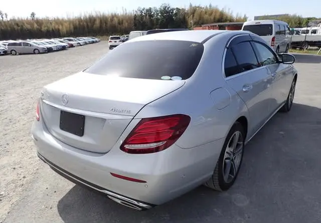 2016 Mercedes-Benz E-Class 4Matic, silver — photo 2 of 4