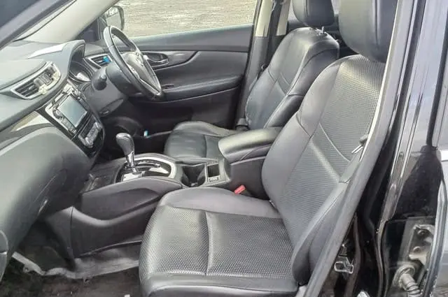 2015 Nissan X-Trail, black — photo 2 of 4