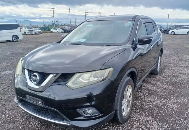 2015 Nissan X-Trail, black — photo 1 of 4