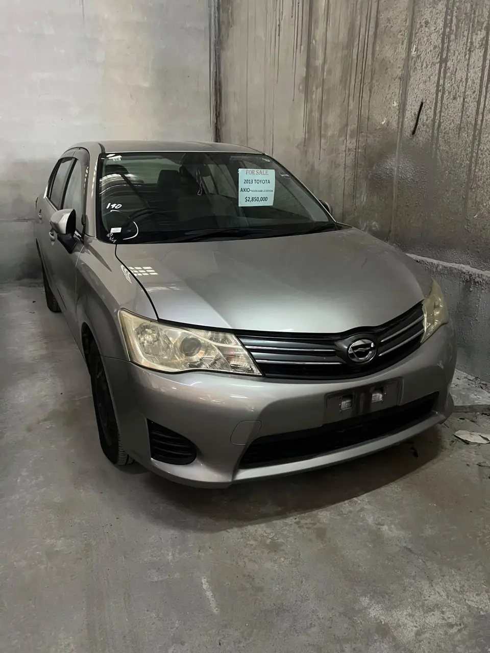 2013 Toyota Corolla Axio, silver — photo 1 of 4