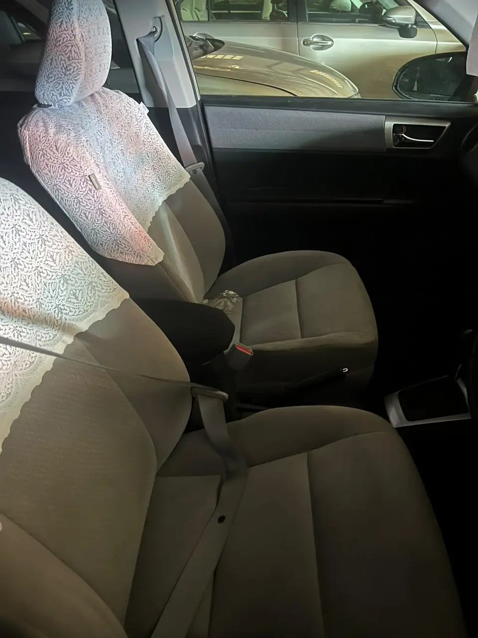 2013 Toyota Corolla Axio, silver — photo 3 of 4