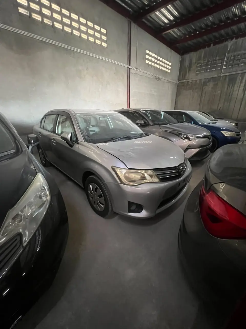 2013 Toyota Corolla Axio, silver — photo 1 of 4
