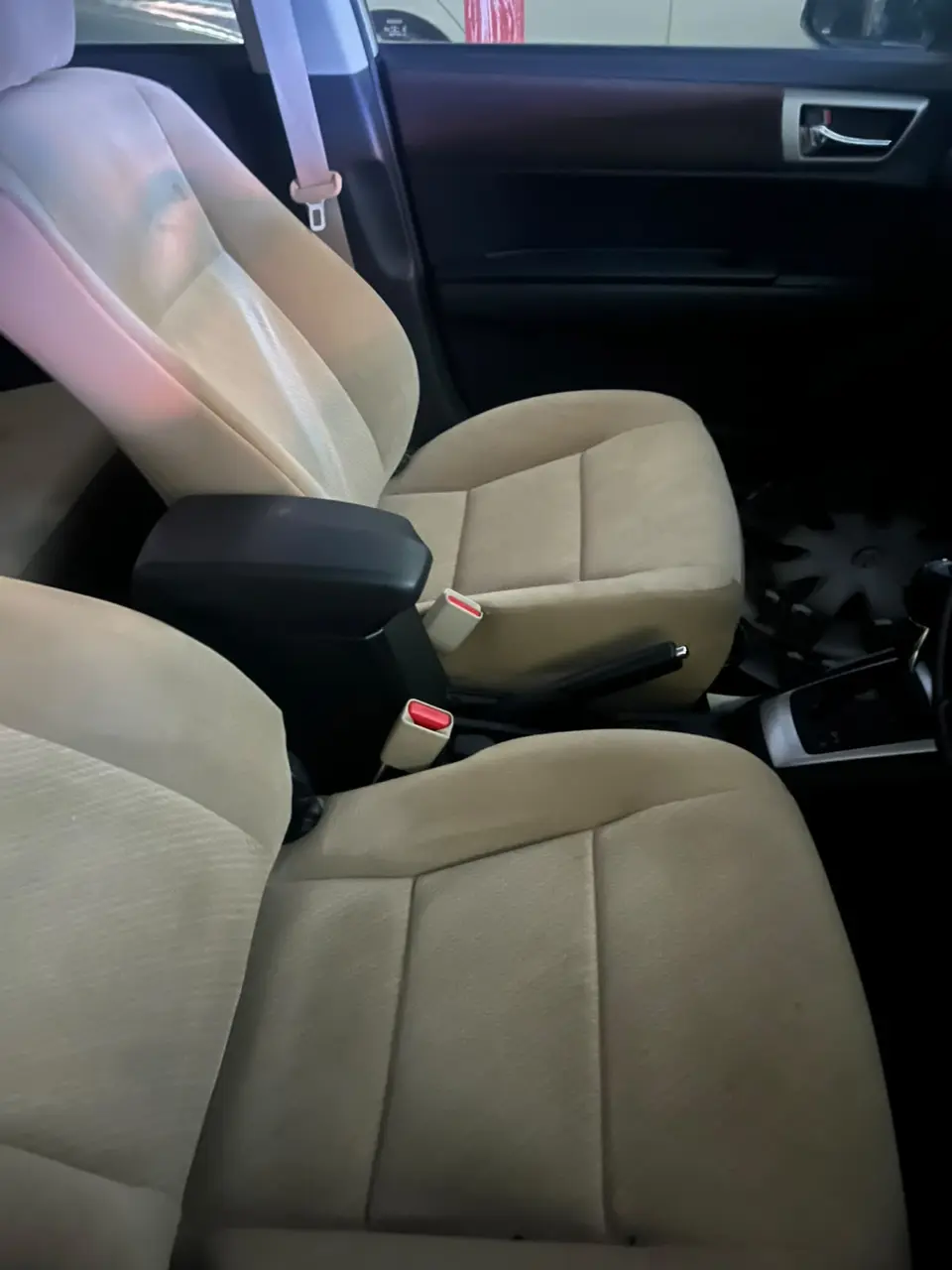 2013 Toyota Corolla Axio, gold — photo 3 of 4