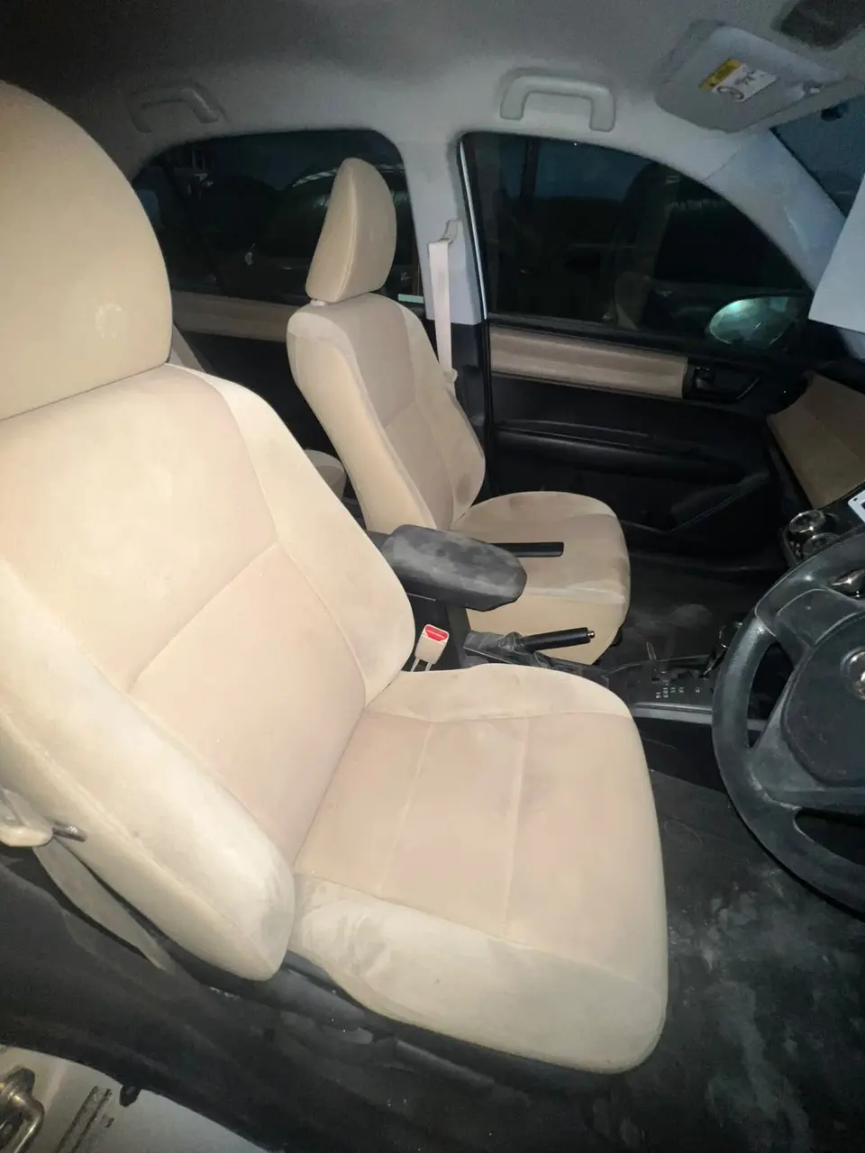 2014 Toyota Corolla Axio, white — photo 3 of 4