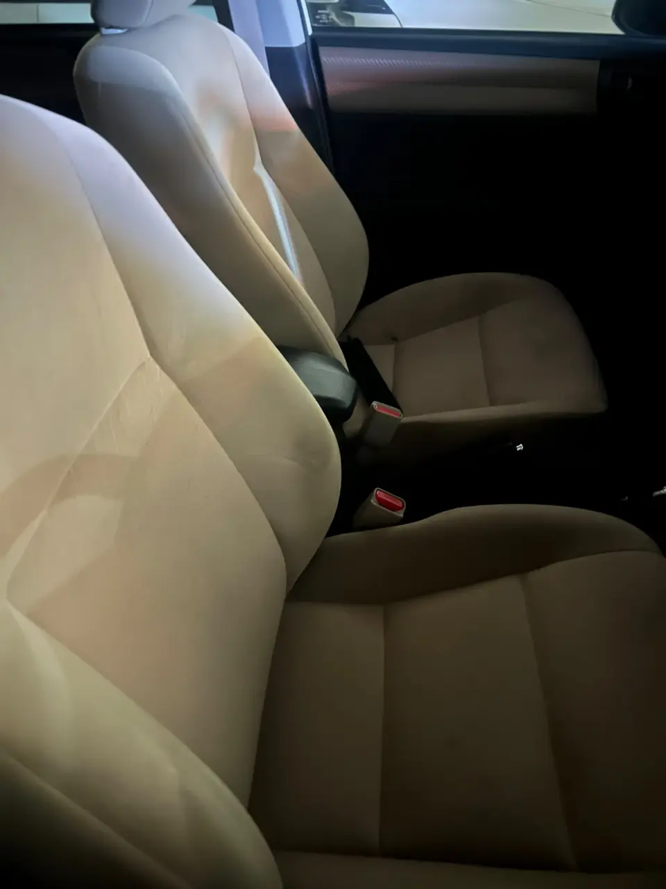 2014 Toyota Corolla Axio, white — photo 3 of 4