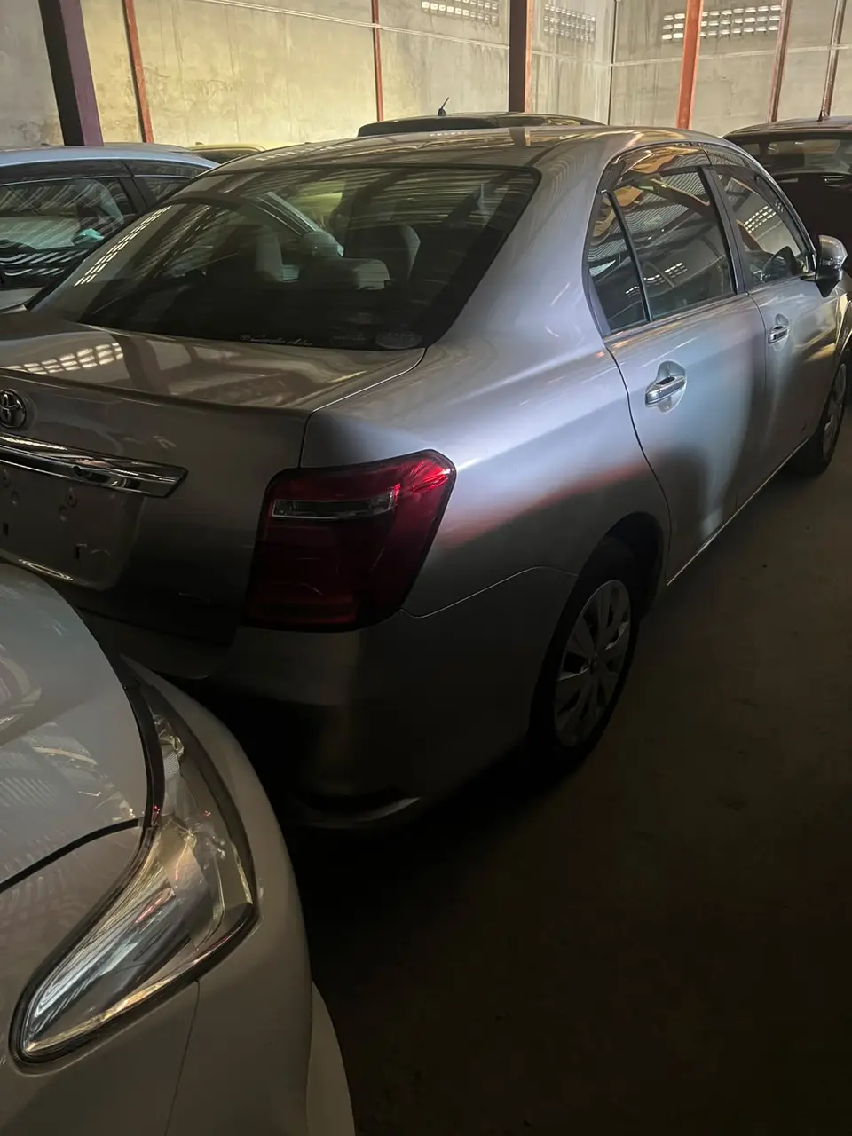 2015 Toyota Corolla Axio, silver — photo 2 of 4