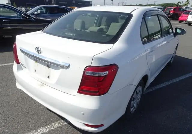 2015 Toyota Corolla Axio, white — photo 2 of 4