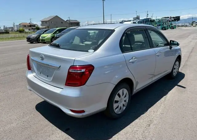 2016 Toyota Corolla Axio, silver — photo 2 of 4