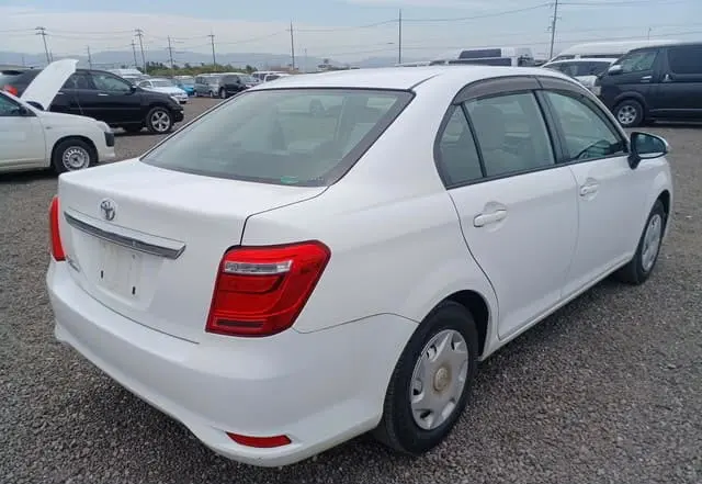 2016 Toyota Corolla Axio, white — photo 4 of 4