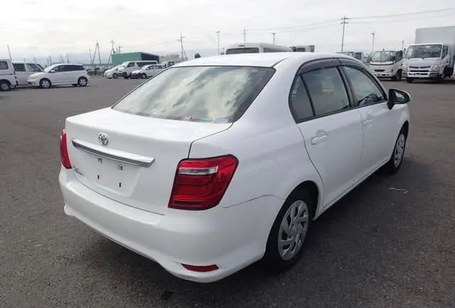 2020 Toyota Corolla Axio, white — photo 2 of 4