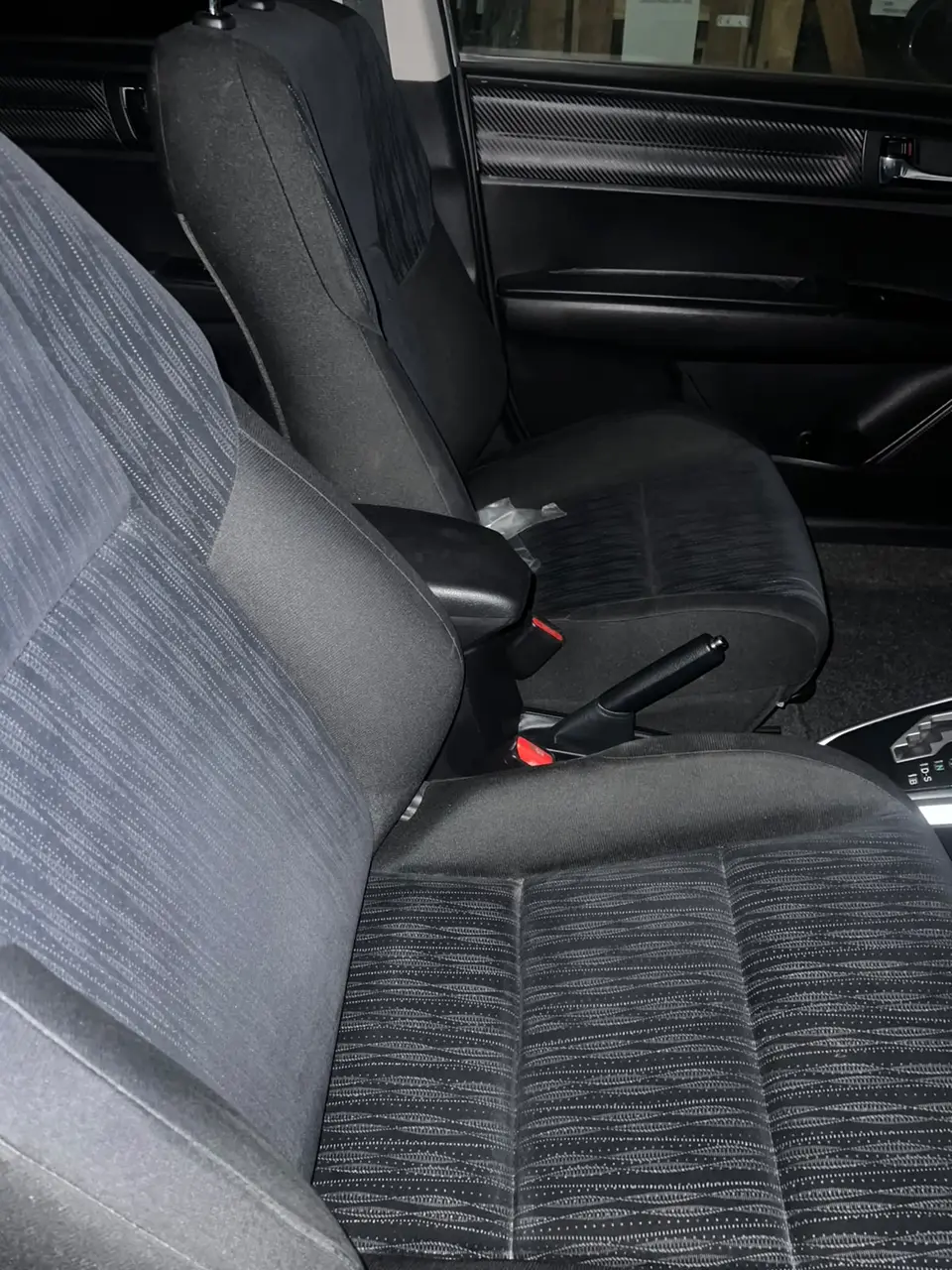2013 Toyota Corolla Fielder, silver — photo 3 of 4