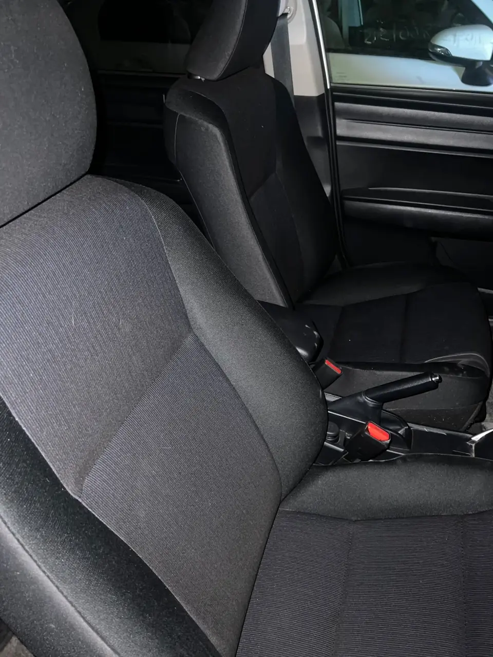 2015 Toyota Corolla Fielder, silver — photo 3 of 4