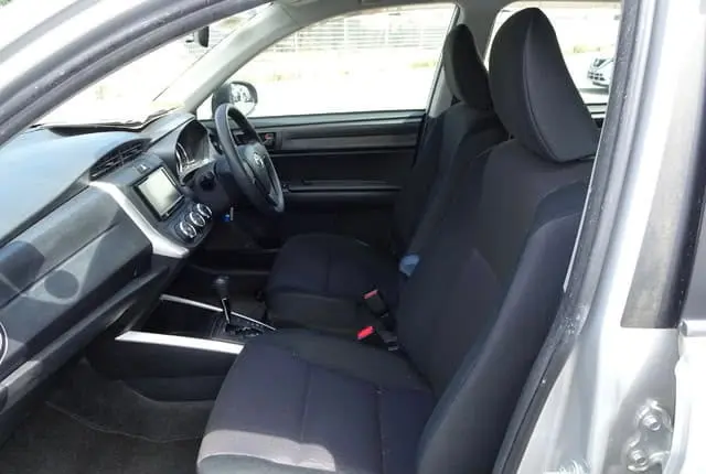 2015 Toyota Corolla Fielder, silver — photo 4 of 4