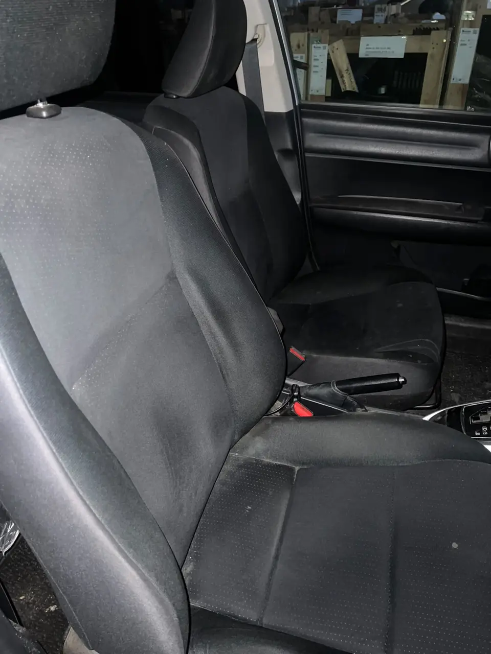 2017 Toyota Corolla Fielder, silver — photo 3 of 4