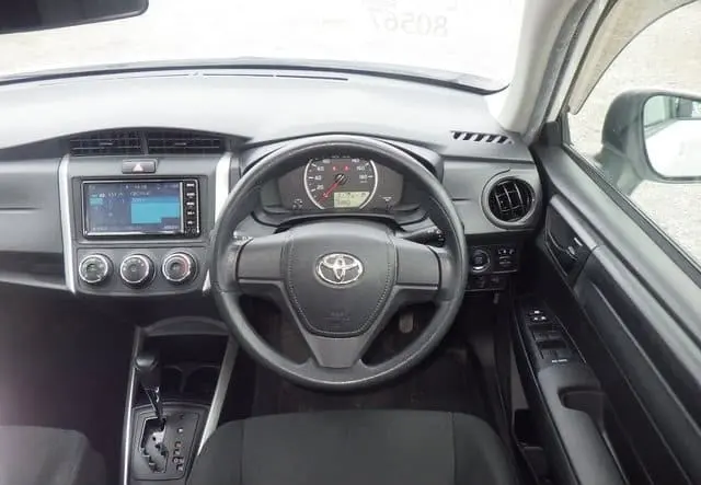 2021 Toyota Corolla Fielder, white — photo 2 of 4