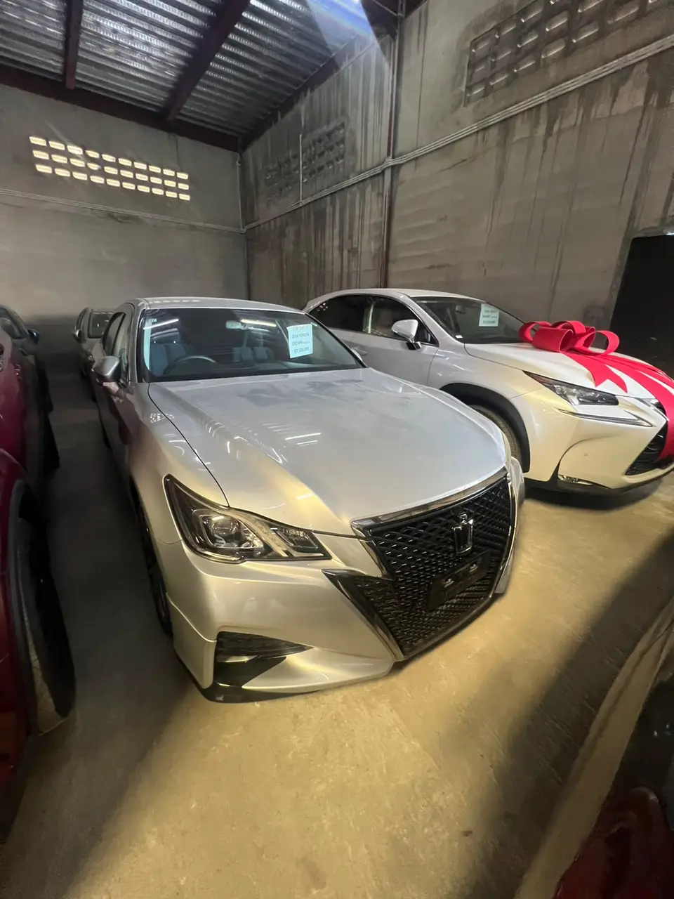 2016 Toyota Crown Athlete, silver — photo 1 of 4