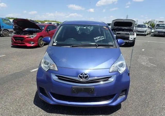 2015 Toyota Ractis, blue — photo 1 of 4