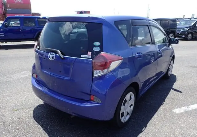 2015 Toyota Ractis, blue — photo 3 of 4