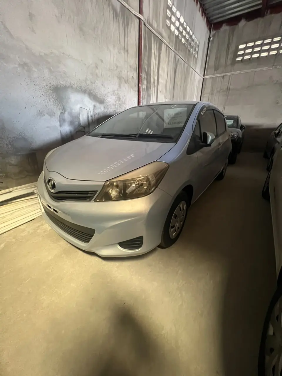 2013 Toyota Vitz, silver — photo 1 of 4